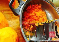 Illustration of how to make mutton and pumpkin buns 3