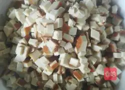 Illustration of how to make dumplings stuffed with dried pork stuffing 2