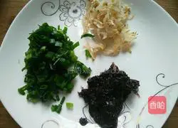 Illustration of how to make fresh meat wontons 4