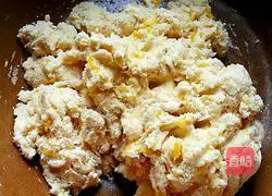 How to make Lucky Golden Pig Steamed Buns 3