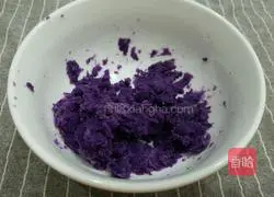 Illustration of homemade purple sweet potato dumplings 2