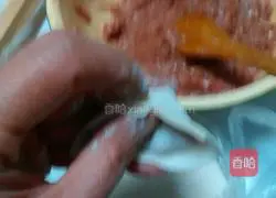 Illustration of how to make colorful wontons 4