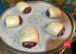 Illustration of how to make two-color steamed buns 14