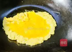 Illustration of how to make vegetable and egg fried rice 4