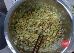 Illustration of how to make zucchini and egg dumplings 15