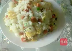 Illustration of home-cooked Yangzhou fried rice 4
