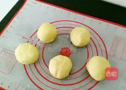 Illustration of how to make milk-flavored egg dough coconut pancake 8