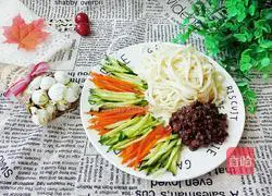 Illustration of how to mix noodles 14