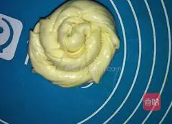 Illustration of making hand cake 9