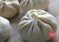 Illustration of how to make leek, egg and mushroom buns 10