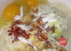 Illustration of how to make egg and dragon beard cake 3