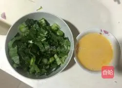 Illustration of how to make egg and cabbage fried rice 3