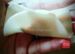 Illustration of how to make dumplings 3