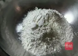 Illustration of how to make hinge cake 1