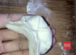 Double-fold dumpling wrapping method illustration 6