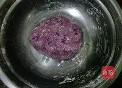 Illustration of how to make pumpkin and purple potato blossom steamed buns 9