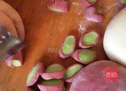 Illustration of how to make colorful dumplings 2