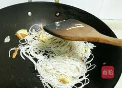 Illustration of how to make fried noodles 4