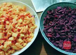 Illustration of how to make steamed three-color glazed glutinous rice balls 2