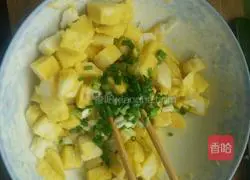 Illustration of how to make golden steamed buns 4