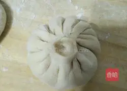Illustration of how to make leek buns 11