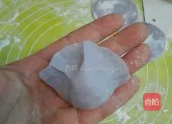 Illustration of how to make purple dumplings 7