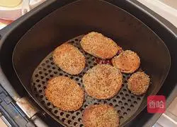 Illustration of how to make sugar-centered sesame cake 8