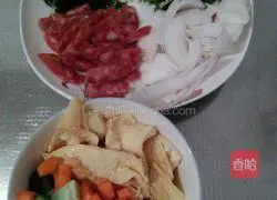 Illustration of how to make colorful sausage fried rice 4