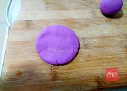  Illustration of how to make glutinous rice cakes with bean paste and purple sweet potato 9
