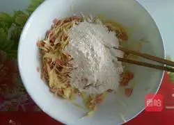 Illustration of how to make potato pancakes 3