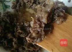 Illustration of how to make hot and sour noodles 3