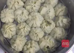 Illustration of how to make steamed stuffed buns with potato and leek stuffing 6