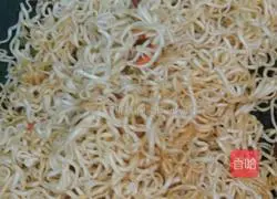 Illustration of home-style fried noodles 4