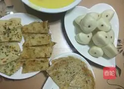 Illustration of how to make green onion pancake 10