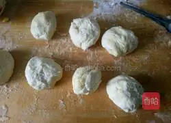 Illustration of how to make fried flower cakes 6