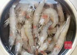 Illustration of how to make shrimp fried rice 1