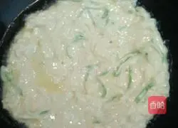 Illustration of how to make green pepper and potato pancakes 7