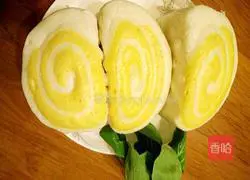 Illustration of two-color steamed buns 14