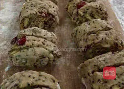 [Walnut, red dates, grapes, black sesame milk steamed buns] Recipe 7