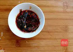 Illustration of Laoganma's vegetarian fried cakes 1