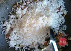 Illustration of how to make prawn fried rice 5