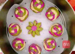 Illustration of how to make hydrangea steamed buns 10