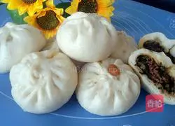 Illustration of how to make large steamed buns with mustard stuffing 13