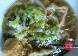 Illustration of how to make dumpling and cabbage soup 1