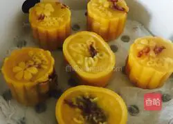 Illustration of how to make cornmeal cake 6