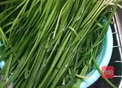 Illustration of how to make crystal steamed dumplings 1