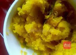 Illustration of how to make pumpkin steamed buns 4