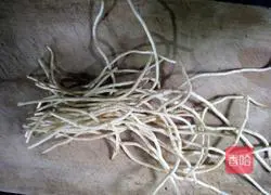 Illustration of how to stir-fry Houttuynia cordata with tomatoes 3