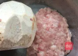 Illustration of how to make taro-filled dumplings 1