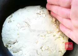 Illustration of how to make sweet potato and oatmeal steamed buns 4